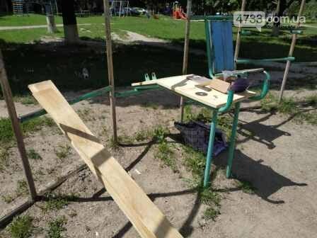 Один із найстаріших спортивних майданчиків реставрують у Смілі, фото-4 Один із найстаріших спортивних майданчиків реставрують у Смілі, фото-4